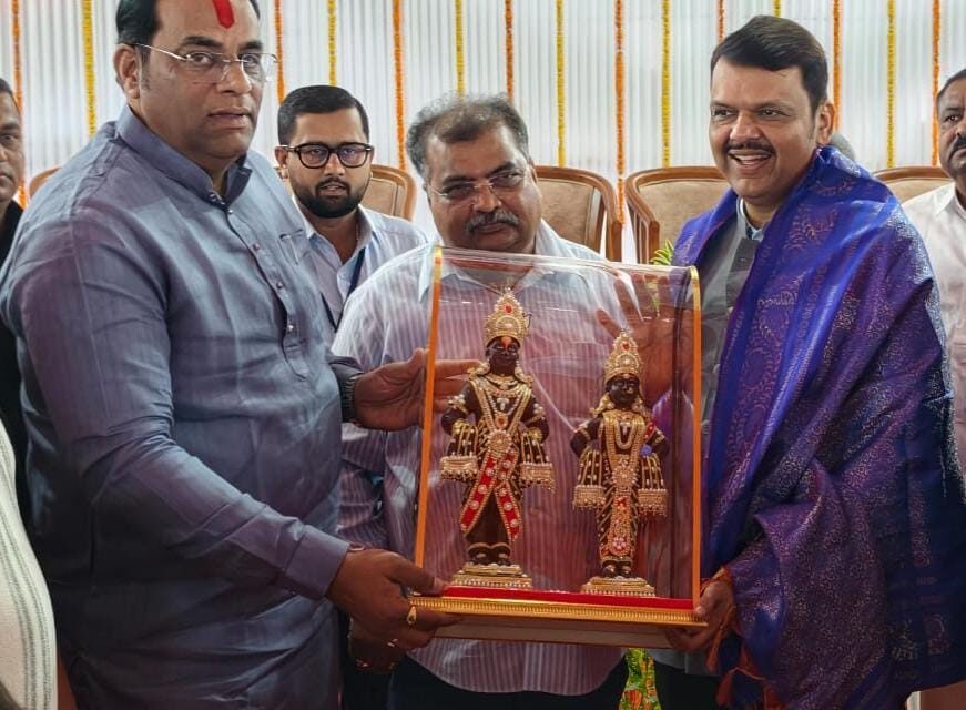 हिवाळी अधिवेशन २०२५ : नगराध्यक्ष वैभव खेडेकर यांची मुख्यमंत्र्यांसोबत महत्त्वपूर्ण भेट