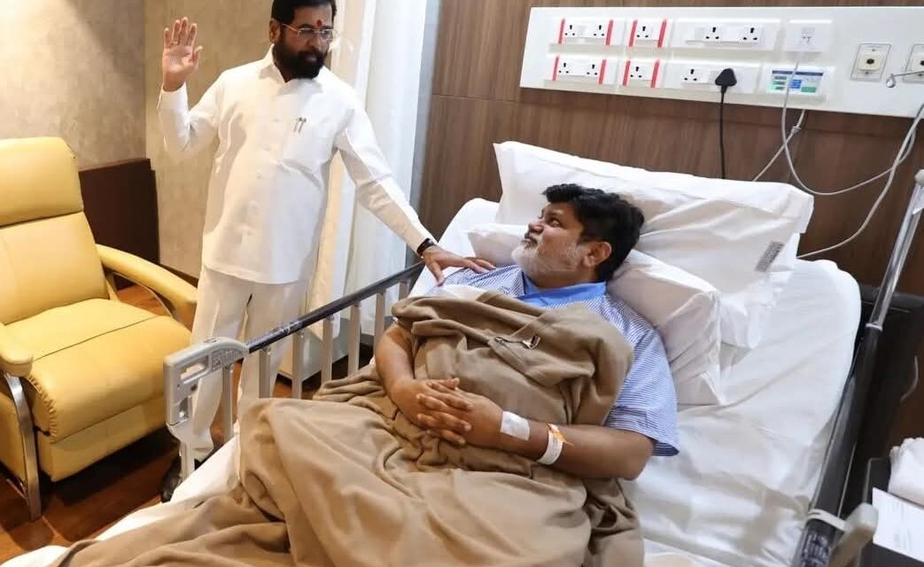 उपमुख्यमंत्री एकनाथ शिंदे यांनी उद्योगमंत्री उदय सामंत यांची रुग्णालयात घेतली भेट