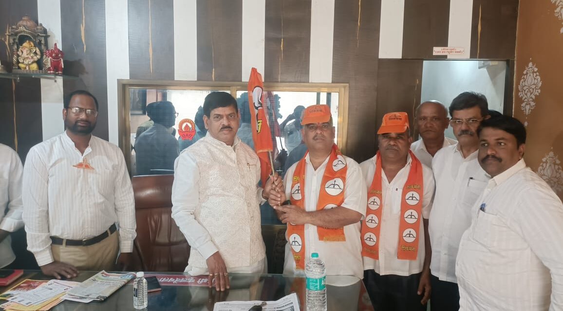 चिपळूणच्या “या” गणातील अपक्ष उमेदवाराचा थेट शिवसेनेत प्रवेश.. सदानंद चव्हाण यांच्या प्रयत्नांना यश..!
