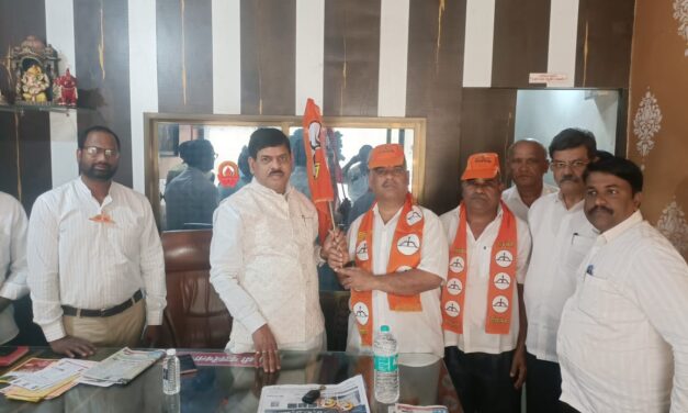 चिपळूणच्या “या” गणातील अपक्ष उमेदवाराचा थेट शिवसेनेत प्रवेश.. सदानंद चव्हाण यांच्या प्रयत्नांना यश..!