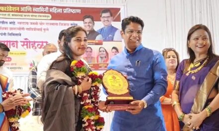 आमदार महेंद्र थोरवे फाउंडेशन आणि स्वामीनी प्रतिष्ठानच्या वतीने समाजसेविकांचा सन्मान सोहळा उत्साहात