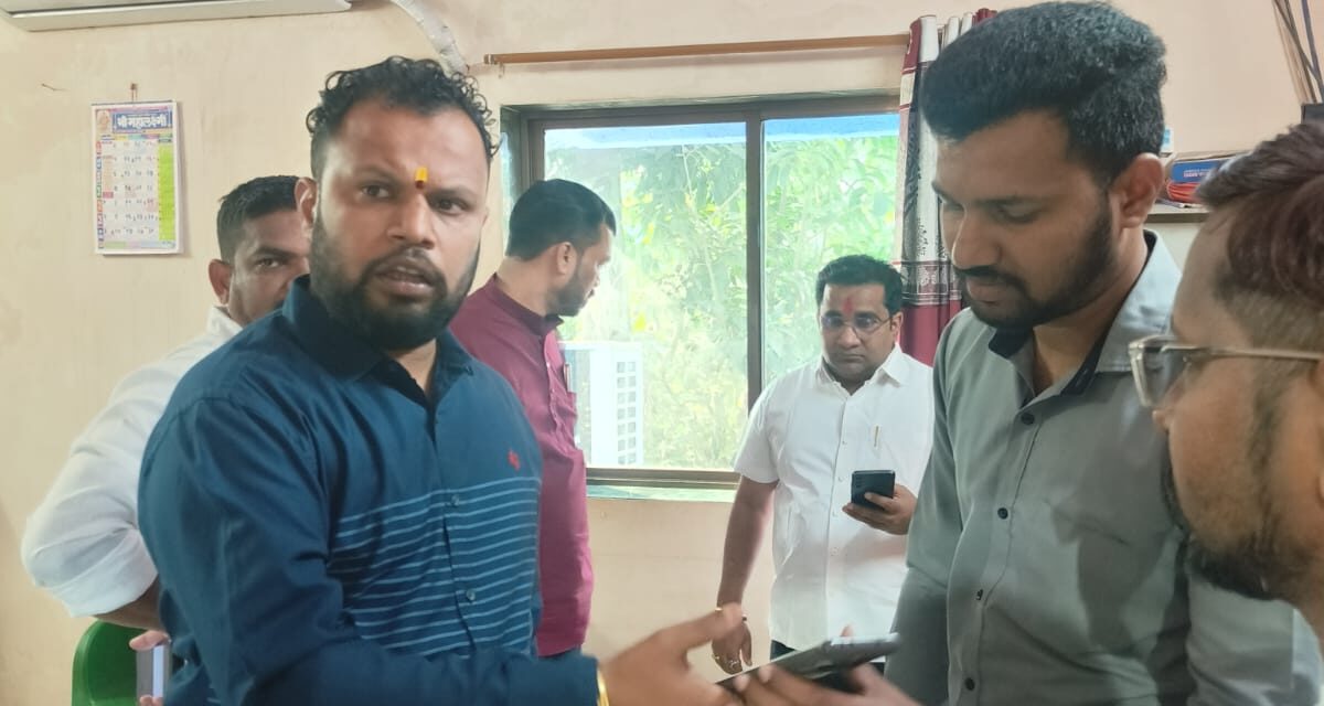 चिपळूणच्या वाशिष्टी नदीला अचानक आले निळे, हिरवे आणि सफेद रंगाचे पाणी..!