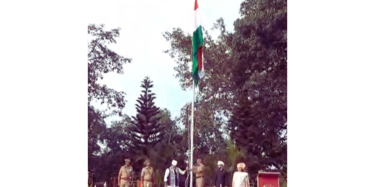 रत्नागिरीत पालकमंत्री डॉ.उदय सामंत यांच्या हस्ते दिमाखात ध्वजवंदन…