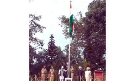 रत्नागिरीत पालकमंत्री डॉ.उदय सामंत यांच्या हस्ते दिमाखात ध्वजवंदन…