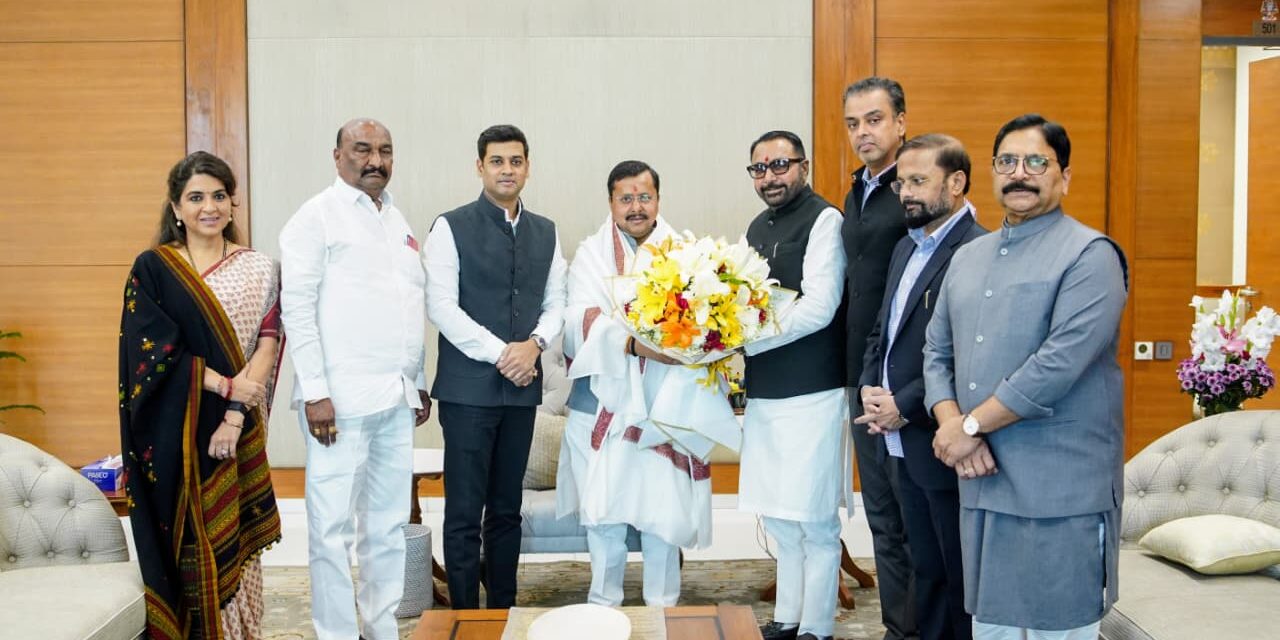 शिवसेनेच्या खासदारांनी घेतली भाजपा राष्ट्रीय अध्यक्ष नितिन नवीन यांची भेट