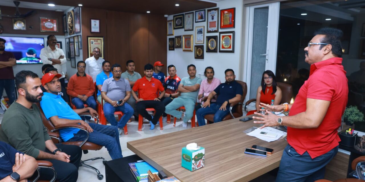 नेपाळच्या पत्रकारांची काँग्रेस नेते महेंद्रशेठ घरत यांच्या निवासस्थानी भेट