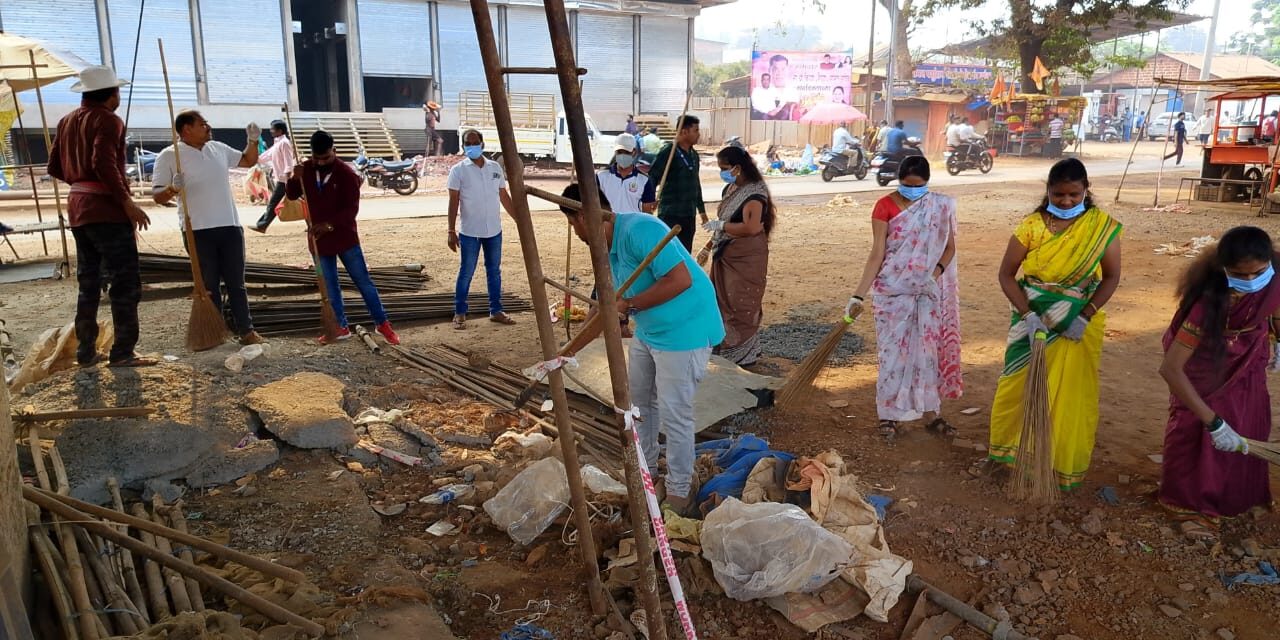 गाडगेबाबा जयंतीचे औचित्य साधून लांजा नगरपंचायतीच्यावतीने स्वच्छता मोहीम