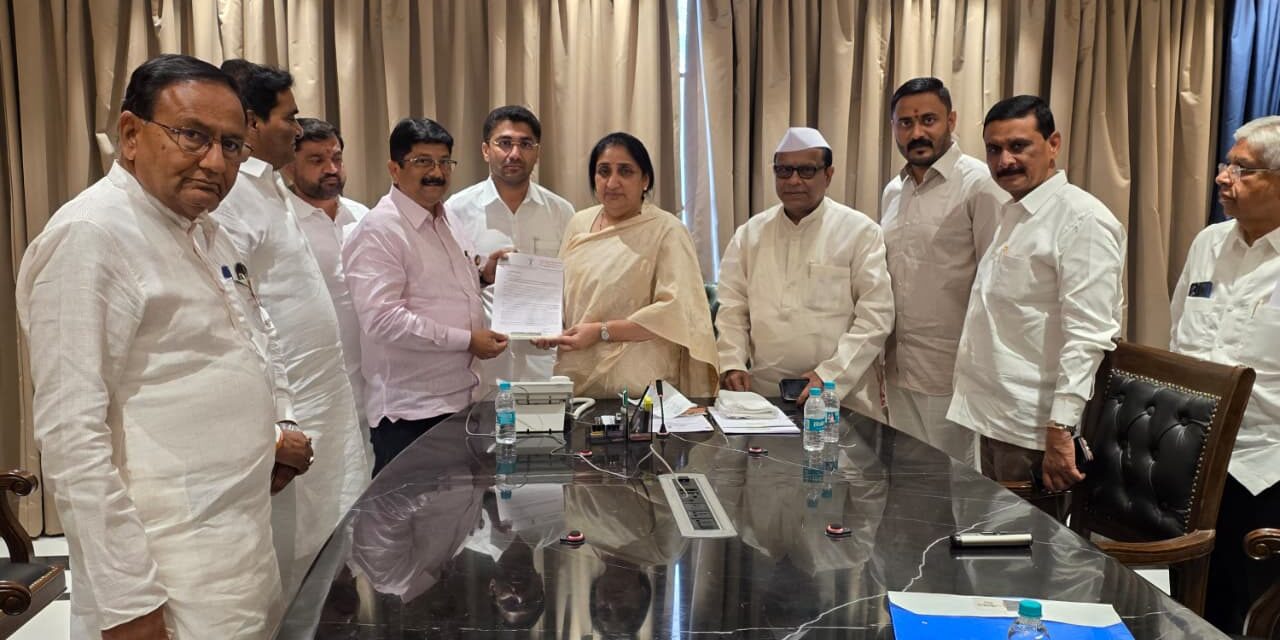 कसबा येथे छत्रपती संभाजी महाराज यांच्या भव्य दिव्य राष्ट्रीय स्मारकासाठी ३०० कोटींचा निधी मंजूर व्हावा