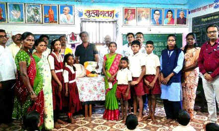 लायन्स क्लब ऑफ खेड सिटी चा प्रेरणादायी उपक्रम; मराठी भाषा गौरव दिनी मराठी शाळेतील गरीब विद्यार्थ्यांना जीवनावश्यक वस्तूंचे वाटप