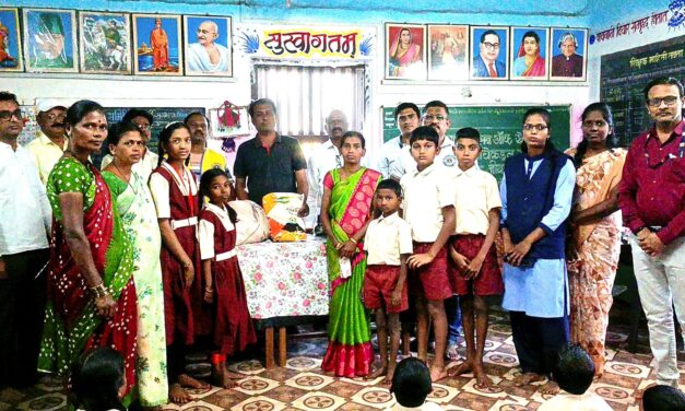 लायन्स क्लब ऑफ खेड सिटी चा प्रेरणादायी उपक्रम; मराठी भाषा गौरव दिनी मराठी शाळेतील गरीब विद्यार्थ्यांना जीवनावश्यक वस्तूंचे वाटप