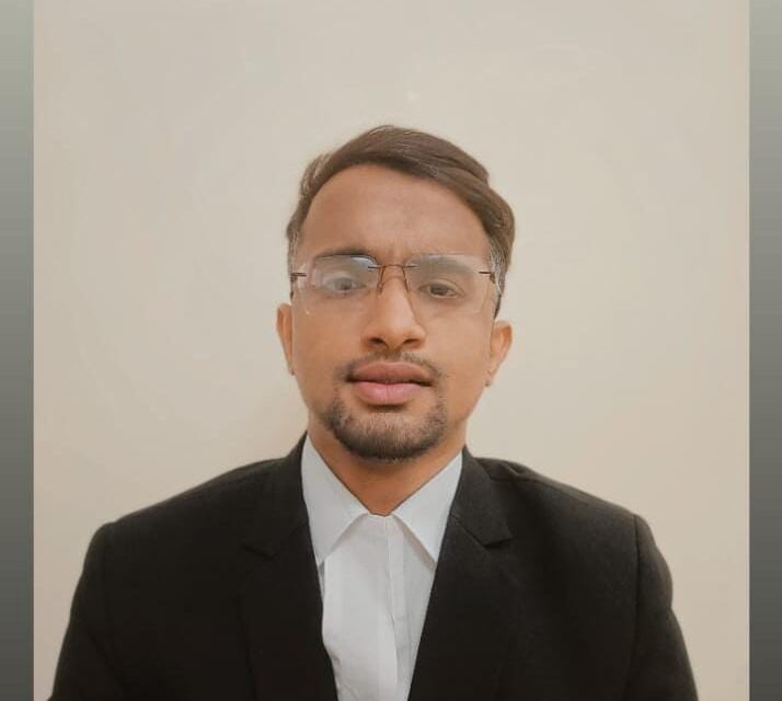 स्व.अजित पवारांच्या बाबतीत एफआरआय दाखल करून घ्यावेच लागेल : ऍड.अरमान खान