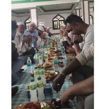 राजेवाडीतील मशिदीत ‘शिवराय ते भिमराय समतामार्च’निमित्त समता इफ्तारी , वैश्विक बंधुभाव जोपासण्याची आवश्यकता- हिंदू-मुस्लीम-बौध्द विचारवंतांचे मत