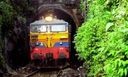 दादर रत्नागिरी आणि सीएसटी मुंबई ते सावंतवाडी ट्रेन 30 एप्रील पर्यंत चालू करा अन्यथा रेलरोको आंदोलन करणार – अशोकराव जाधव