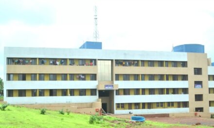 नर्सिंग च्या विद्यार्थिनींना मिळाले आर्थिक पाठबळ; ३२ विद्यार्थिनींना मीरा देशपांडे शिष्यवृत्ती प्रदान