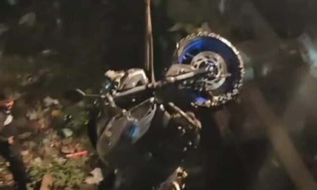 बहादूरशेख येथील नाल्यात पुन्हा मोटरसायकल स्वार कोसळला..!