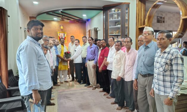 मुंबई महानगर पालिका स्थायी समिती अध्यक्ष प्रभाकर शिंदे यांचा काँग्रेस जिल्हा उपाध्यक्ष भरत लब्धे यांचा निवासस्थानी झाला दिमाखदार सत्कार सोहळा