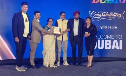 केयर हेल्थ कडून ज्योती सप्रे यांचा दुबईत सत्कार