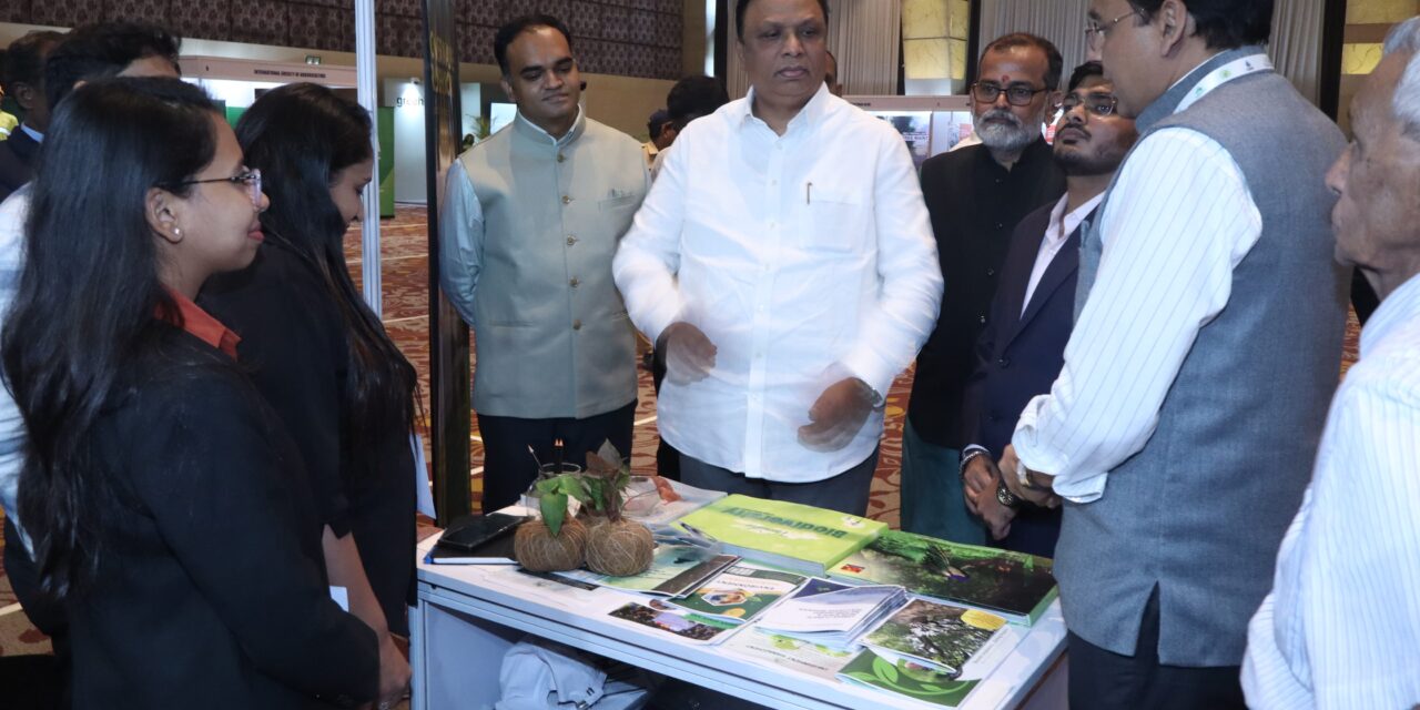 ‘वृक्ष-साहित्य’ आणि ‘उत्सवा’तून अरबोरिकल्चरला प्राधान्य देणार: मंत्री आशिष शेलार