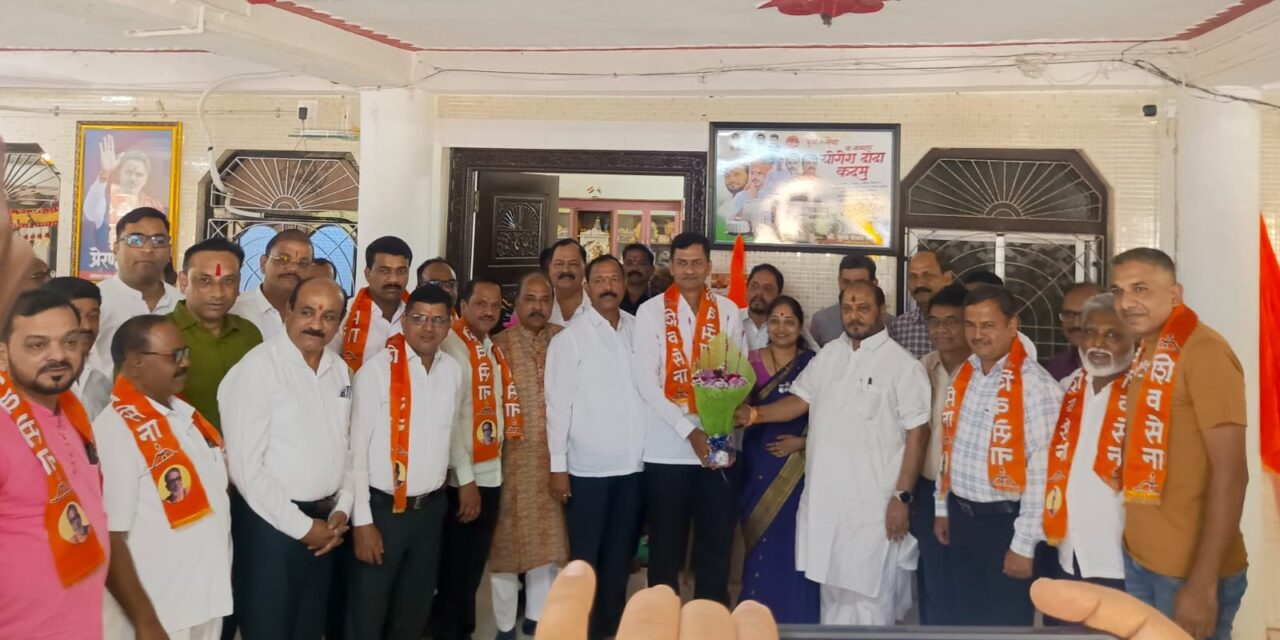खेडच्या राजकारणात मोठी घडामोड; ॲड. आनंदराव भोसले यांचा शिवसेनेत जाहीर प्रवेश