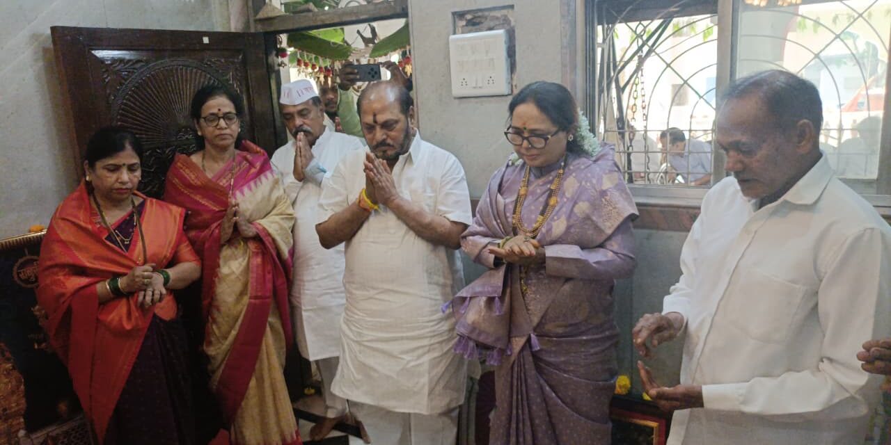 जामगेच्या ग्रामदैवत श्री कोटेश्वरी मानाई देवीच्या पालखीचे रामदासभाई कदम यांच्या निवासस्थानी आगमन