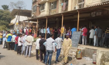 घरगुती गॅस सिलेंडर घेण्यासाठी नागोठण्यात प्रचंड गर्दी