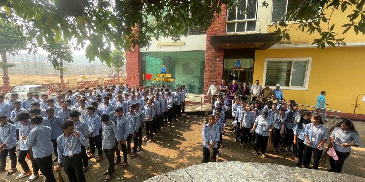 सह्याद्री पॉलिटेक्निकमध्ये सुकलेल्या पानांपासून सेंद्रिय खत निर्मितीचा उपक्रम