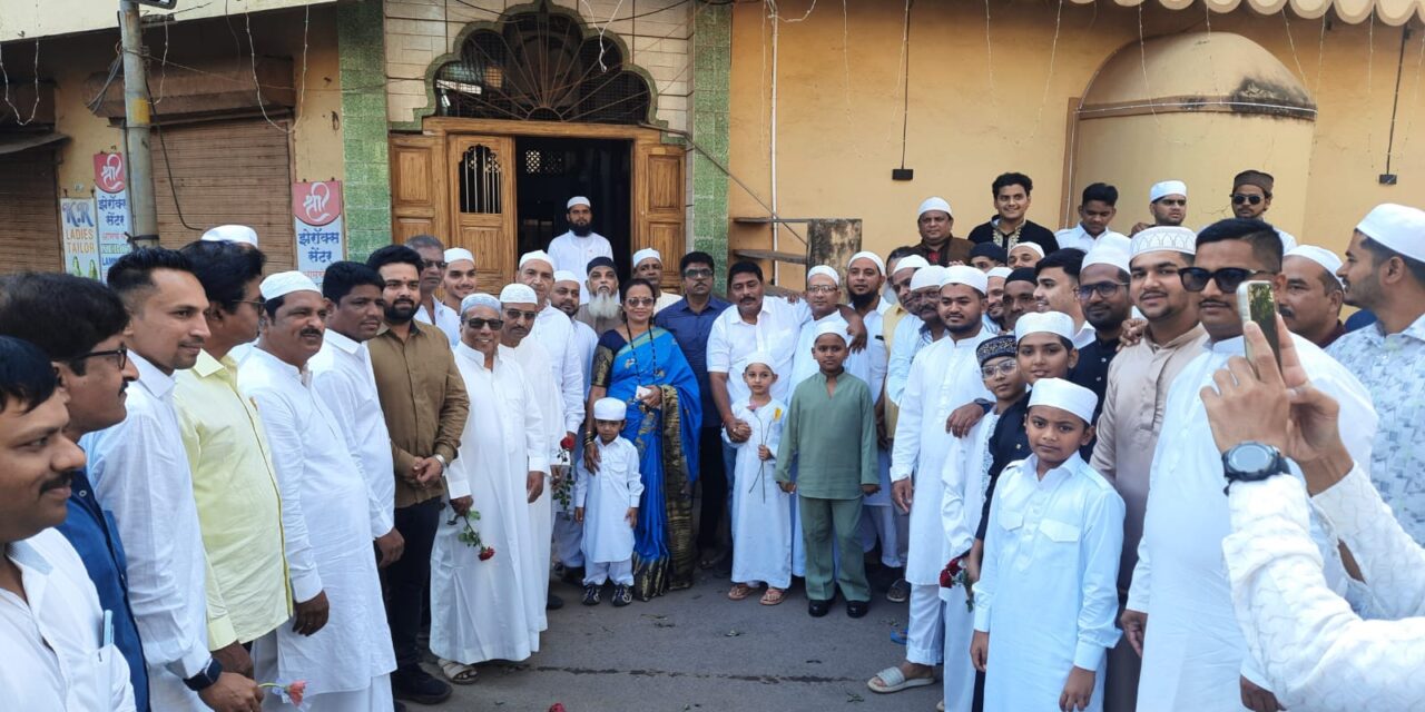 ईद निमित्त चिपळूणमध्ये सौहार्दाचा संदेश; मुस्लिम बांधवांना शुभेच्छा