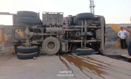 भोस्ते घाटातील अपघातग्रस्त केमिकल टँकर अखेर हटवला !