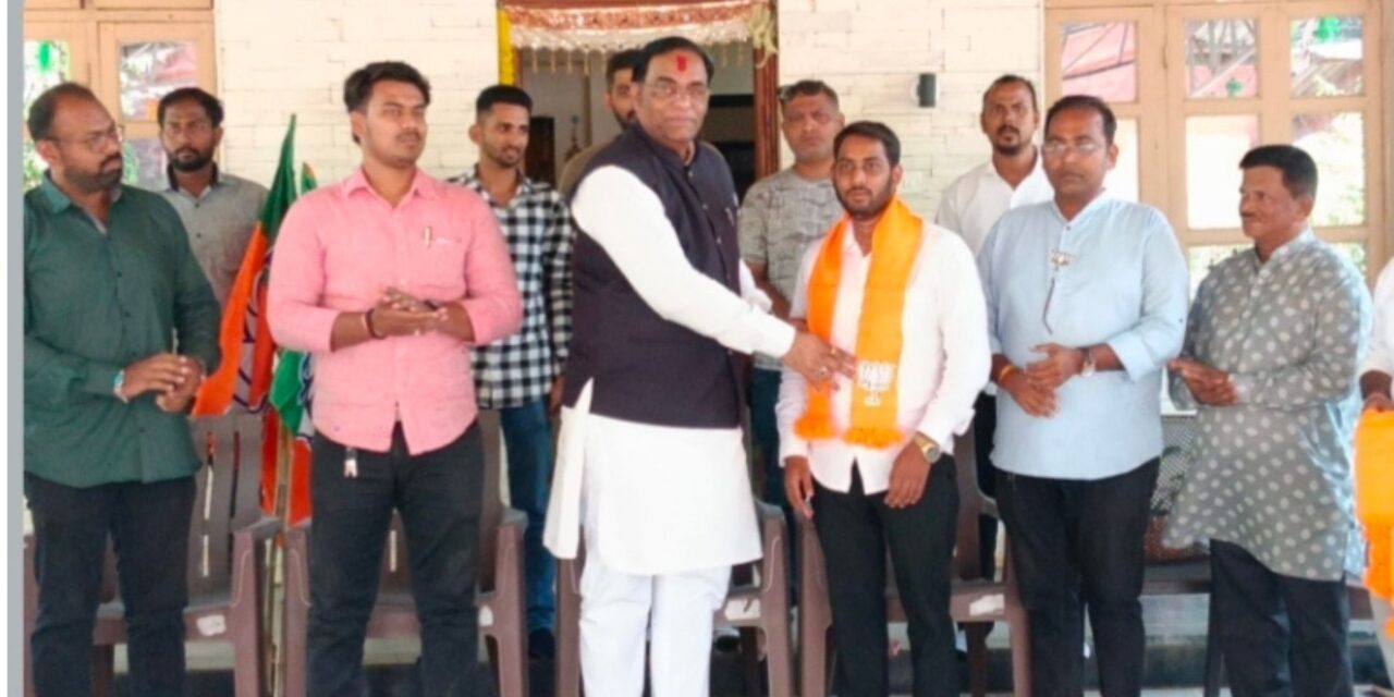 खेडमध्ये राष्ट्रवादी काँग्रेस (शरद पवार गट) पदाधिकाऱ्यांचा भाजपात प्रवेश !