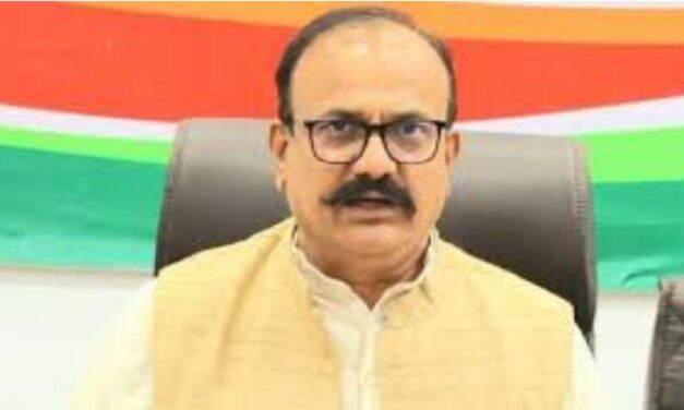 आधी ‘बंच ऑफ थॉट’ व ‘मनुस्मृती’ जाळा मग बोला, हिम्मत असेल तर RRS च्या सरसंघचालकपदी महिला नियुक्त करा : हर्षवर्धन सपकाळ