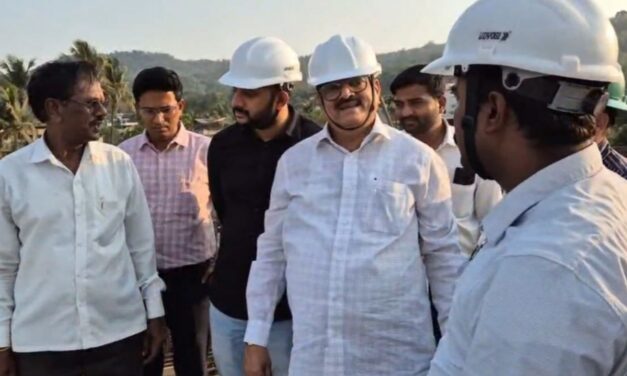 आमदार भास्करराव जाधव यांनी केली चिपळूणमधील उड्डाणपुलाच्या कामाची पाहणी