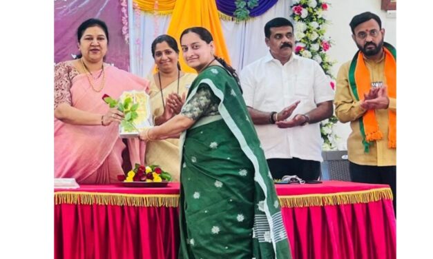 चिपळूणमध्ये सौ सारिका भावे यांचा सत्कार..!