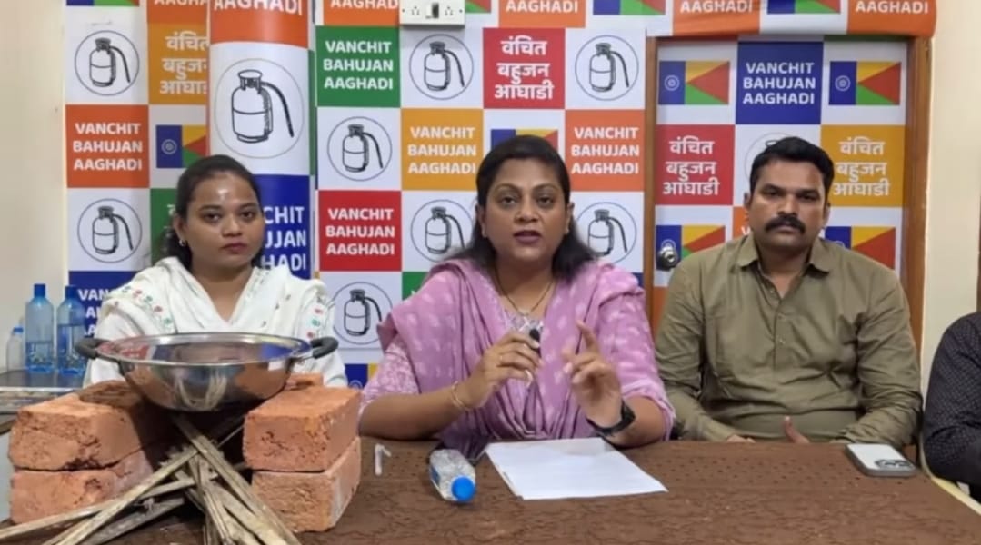 नरेंदर कब मिलेगा सिलेंडर! ६ एप्रिलला वंचित बहुजन आघाडीचे राज्यभर चूल मांडो आंदोलन