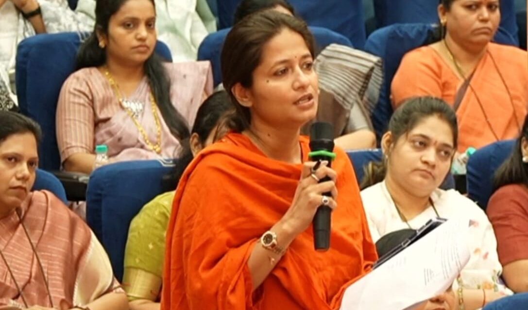 सार्वजनिक स्वच्छतागृहांमध्ये ‘सॅनिटरी नॅपकिन वेंडिंग मशीन’ बसवणे गरजेचे; सभागृहात सकारात्मक चर्चा