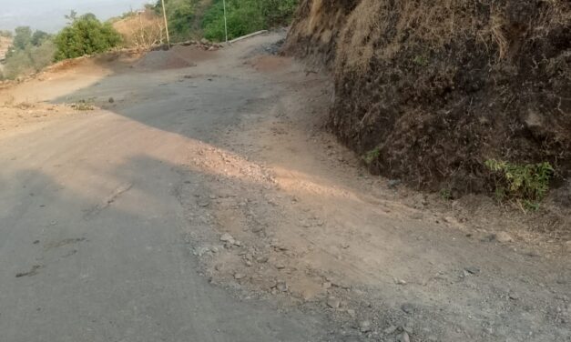 किल्ले रसाळगड रस्ता मृत्युपंथावर — १ मे रोजी आमरण उपोषणाचा इशारा !