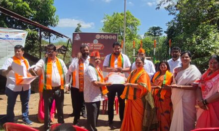 भाजप स्थापना दिनानिमित्त ध्वजवंदन; बूथ अध्यक्षांचा सन्मान