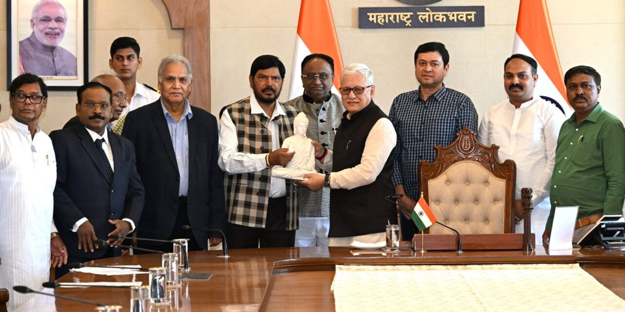 केंद्रीय राज्यमंत्री रामदास आठवले यांची राज्यपाल जिष्णू देव वर्मा यांना सदिच्छा भेट; विविध मागण्या सादर