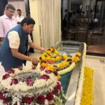 दिवंगत महागायिका आशा भोसले यांना ना. रामदास आठवले यांची भावपूर्ण श्रद्धांजली