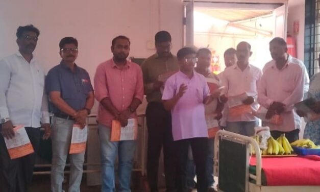 डॉक्टर निलेश सांबरे यांच्या वाढदिवसानिमित्त गुहागर मध्ये फळ वाटप कार्यक्रम उत्साहात संपन्न