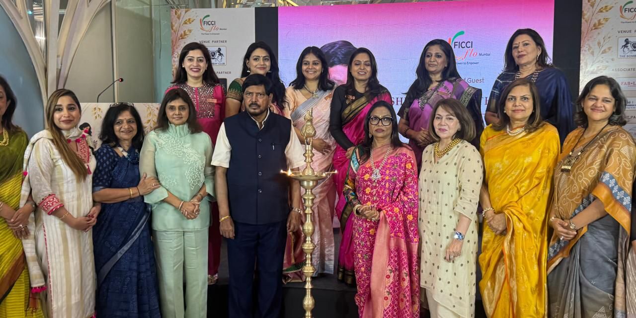 महिलांना राजकीय आरक्षण देण्यास मोदी सरकार कटिबध्द – केंद्रीय राज्यमंत्री रामदास आठवले