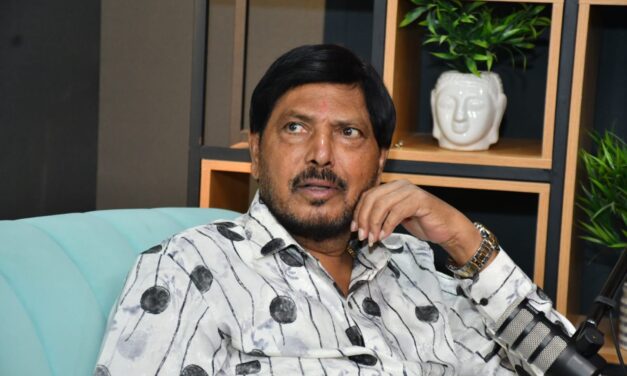 घाटकोपर भीमनगर मध्ये केंद्रीय राज्यमंत्री रामदास आठवले यांच्या उपस्थितीत बुद्धपौर्णिमा महोत्सव