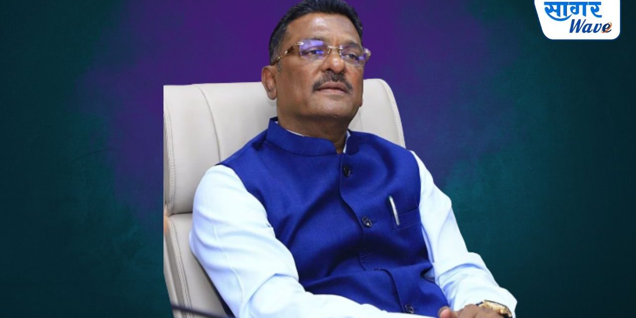 परिवहन मंत्री प्रताप सरनाईक यांनी राजीनामा द्यावा