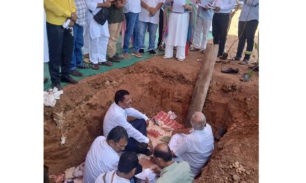महामार्ग विभागाने मागण्या मान्य केल्यामुळे शहानवाज शहा यांचे भूसमाधी आंदोलन स्थगित