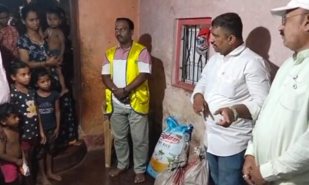 सुसेरी येथील निराधार साळवी कुटुंबास आधार ! खेड लायन्स क्लबने राबविला स्तुत्य उपक्रम