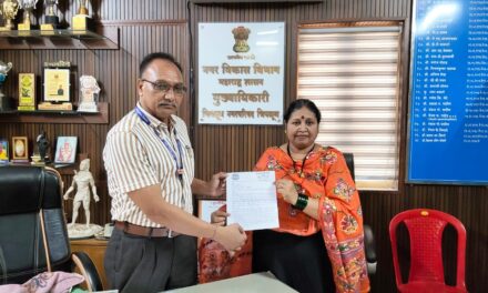 सीएनजीसाठी होणाऱ्या अवैध पार्किंगविरोधात अंजली कदम यांचे निवेदन