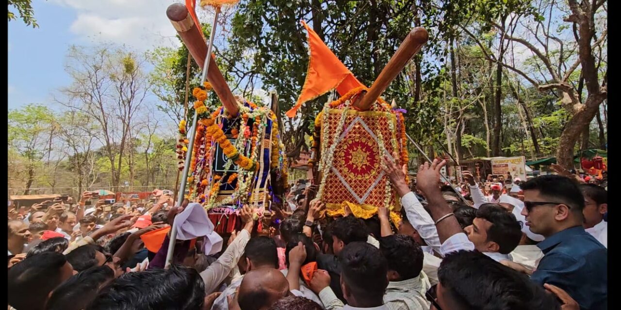 हिंद केसरी कार्तिक,पब्लिक किंग किस्मत ठरला केदारनाथ केसरी बैलगाडा स्पर्धेचा प्रथम क्रमांकाचा मानकरी. “श्री केदारनाथ त्रैवार्षिक यात्रोत्सव उत्साहात संपन्न”.