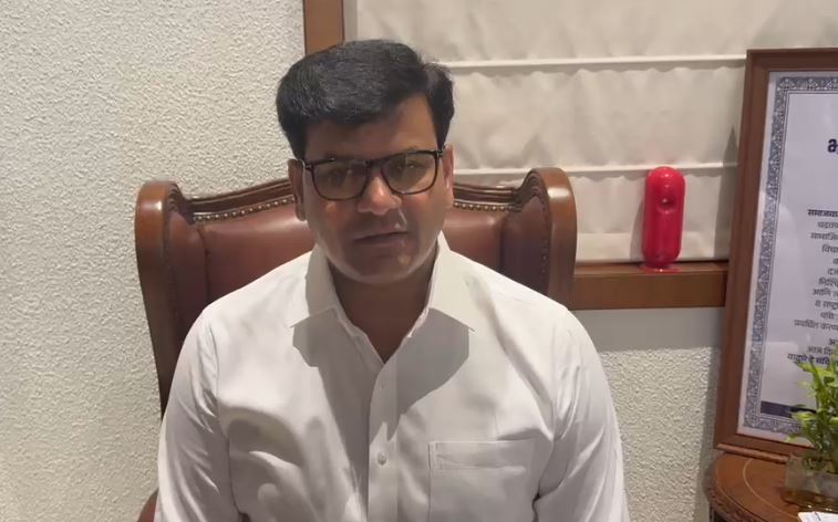 शरद पवार, उद्धव ठाकरे यांचे पक्ष काँग्रेसमध्ये विलीन होणार – रवी राणा यांचा दावा