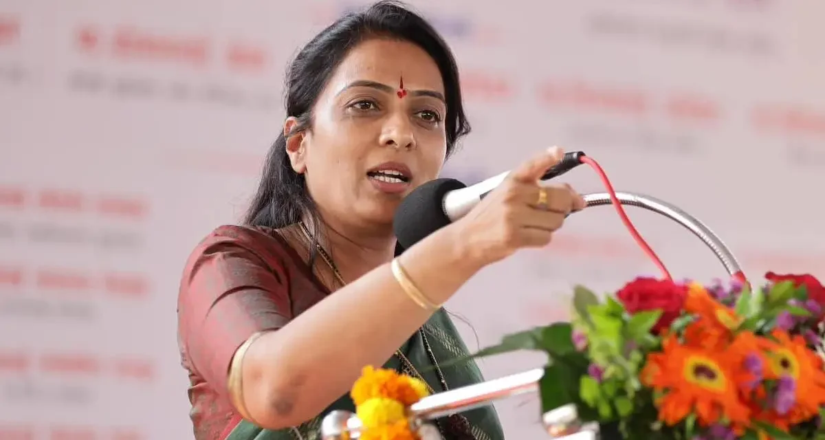 राष्ट्रवादी काँग्रेस पार्टी शरदचंद्र पवार पक्षाच्या महिला प्रदेशाध्यक्षा रोहिणी खडसे यांची राम शिंदेंवर नाव न घेता टीका…
