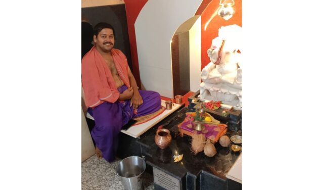 पावसासाठी श्री सिद्धिविनायकाला साकडे; गिम्हवणे येथे २४ तास जलाभिषेक व अथर्वशीर्ष आवर्तने