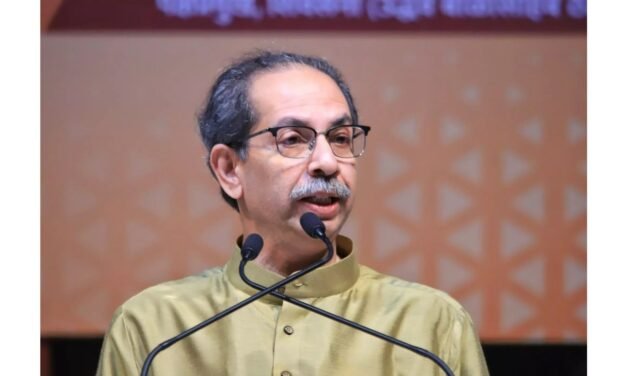 महाविकास आघाडीच्या बैठकीला ६० पैकी केवळ ३७ आमदारांची उपस्थिती ; आपण खरंच एकत्र आहोत का?’, उद्धव ठाकरेंची खंत!